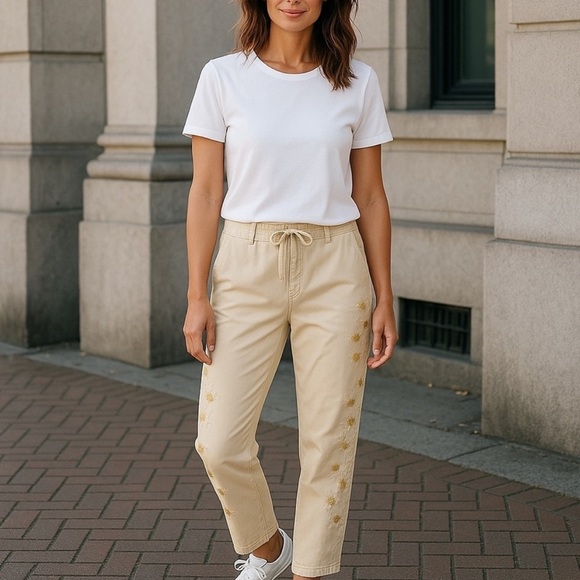 NWT daisy embroidered utility boyfriend straight leg crop khaki jeans size L - Picture 12 of 12